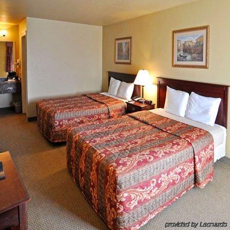 Hilltop Inn&Suites Greenbrier Zimmer foto