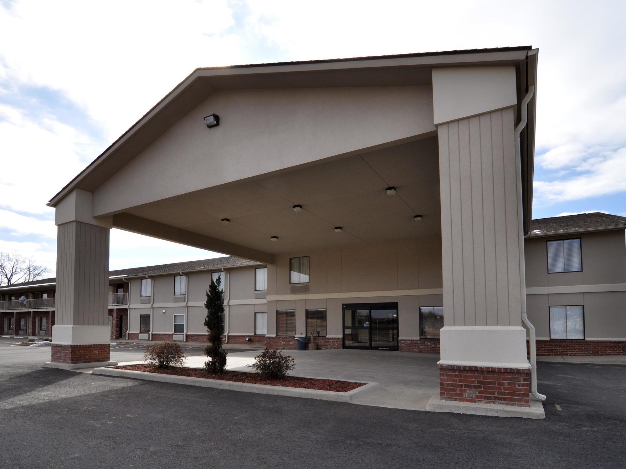 Hilltop Inn&Suites Greenbrier Exterior foto