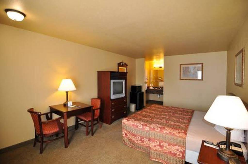 Hilltop Inn&Suites Greenbrier Exterior foto